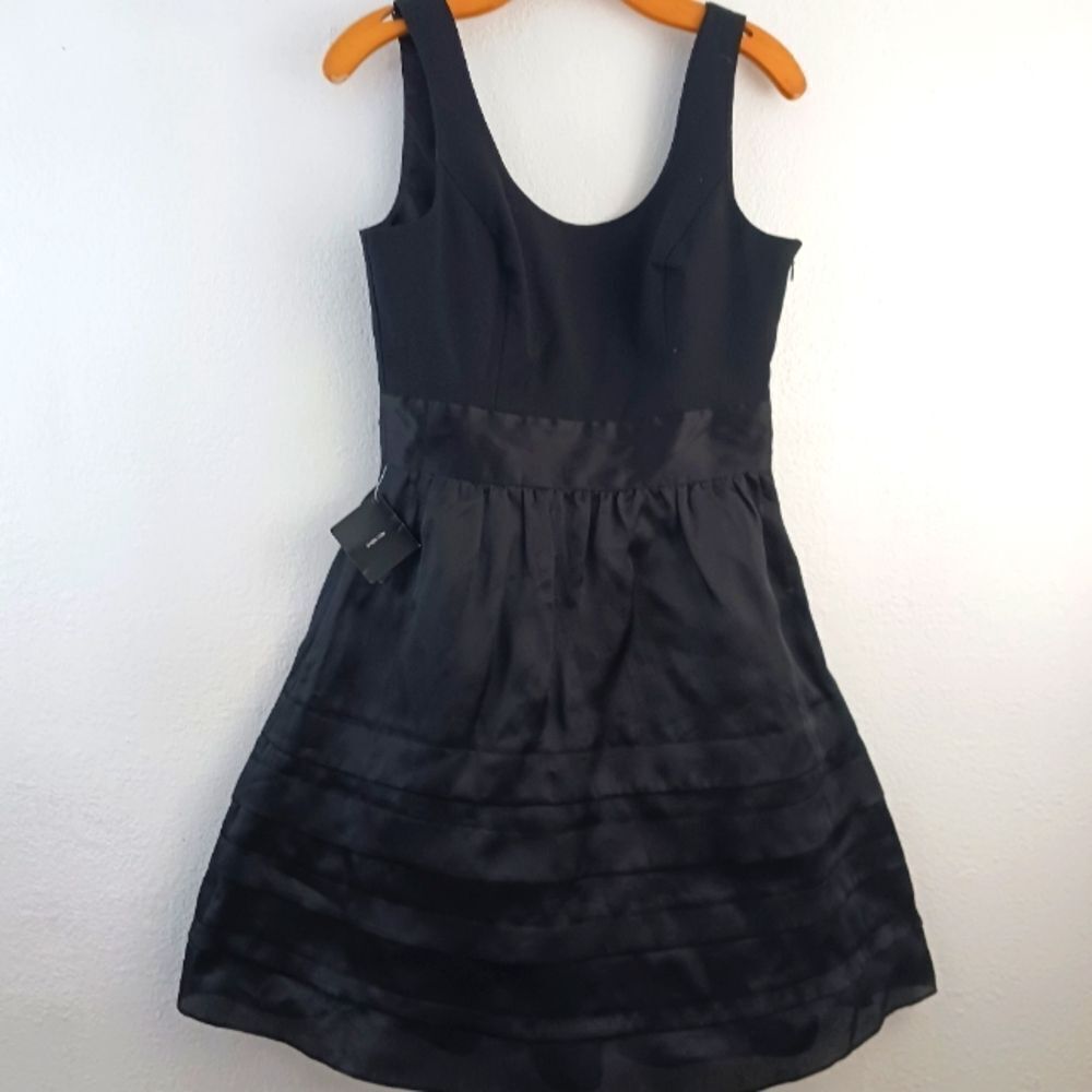 WHBM womens silk sleeveless evening Size  6